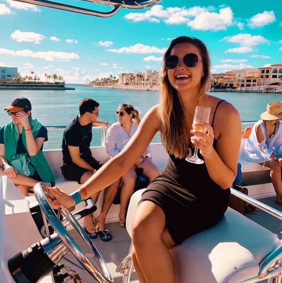 Meet your Posher, Agy - Picture 1 of 1